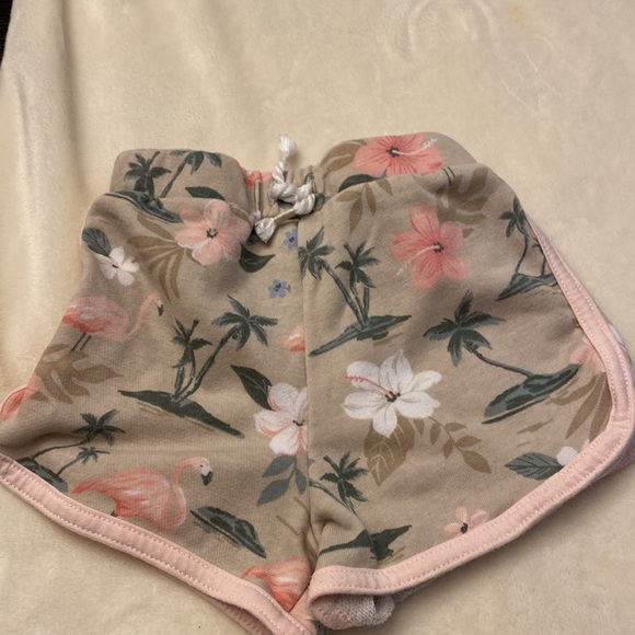 2 comfortable shorts. - Picture 2 of 3